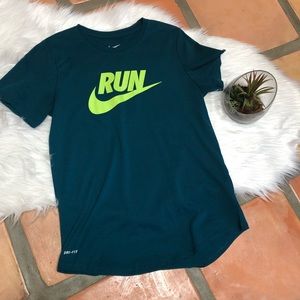 NIKE | Athletic Top